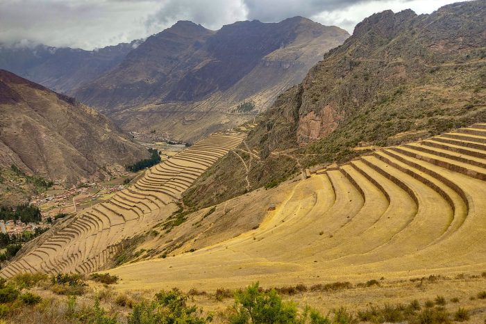 Combo Sacred Valley Tour with Moray and Salineras